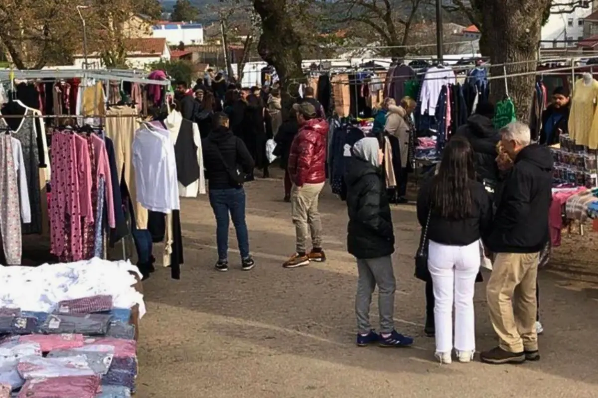 Estrada Saturday Market