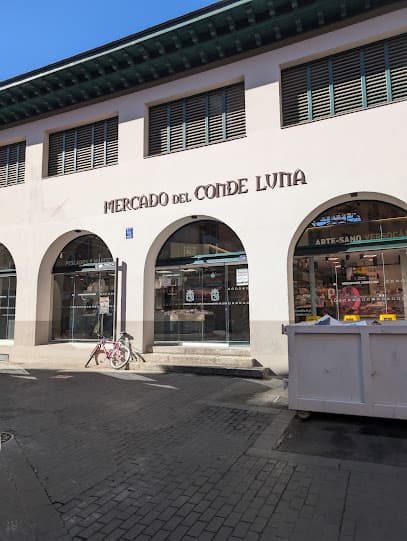 Conde Luna Market