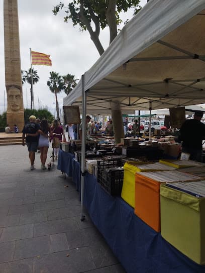Vilanova i la Geltrú Antiques Street Market