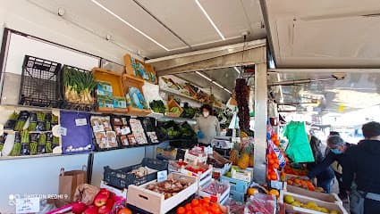 Anglès Weekly Market