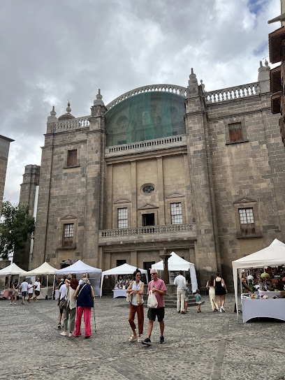 Vegueta Crafts and Culture Street Market