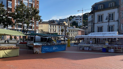 Luarca Street Market
